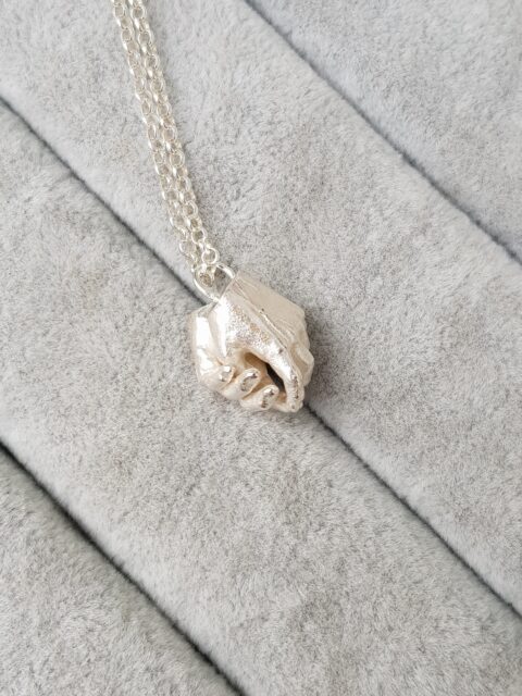 The Never Let Me Go necklace in silver by Dovile 