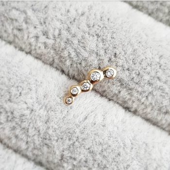 single decadence five dots diamond stud