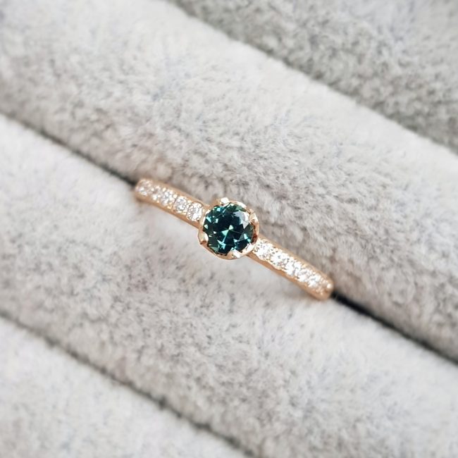 Green-sapphire-solitare-claw-cups-pave-diamond-yellow-gold-engagement-ring-clifton-rocks-bristol.jpg