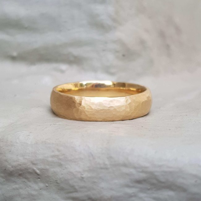 Hammered-court-wedding-band