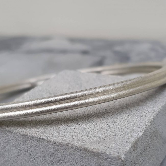 Minimalist-Silver-Bangle-Clifton-Rocks_bangleb_1-Clifton-Rocks